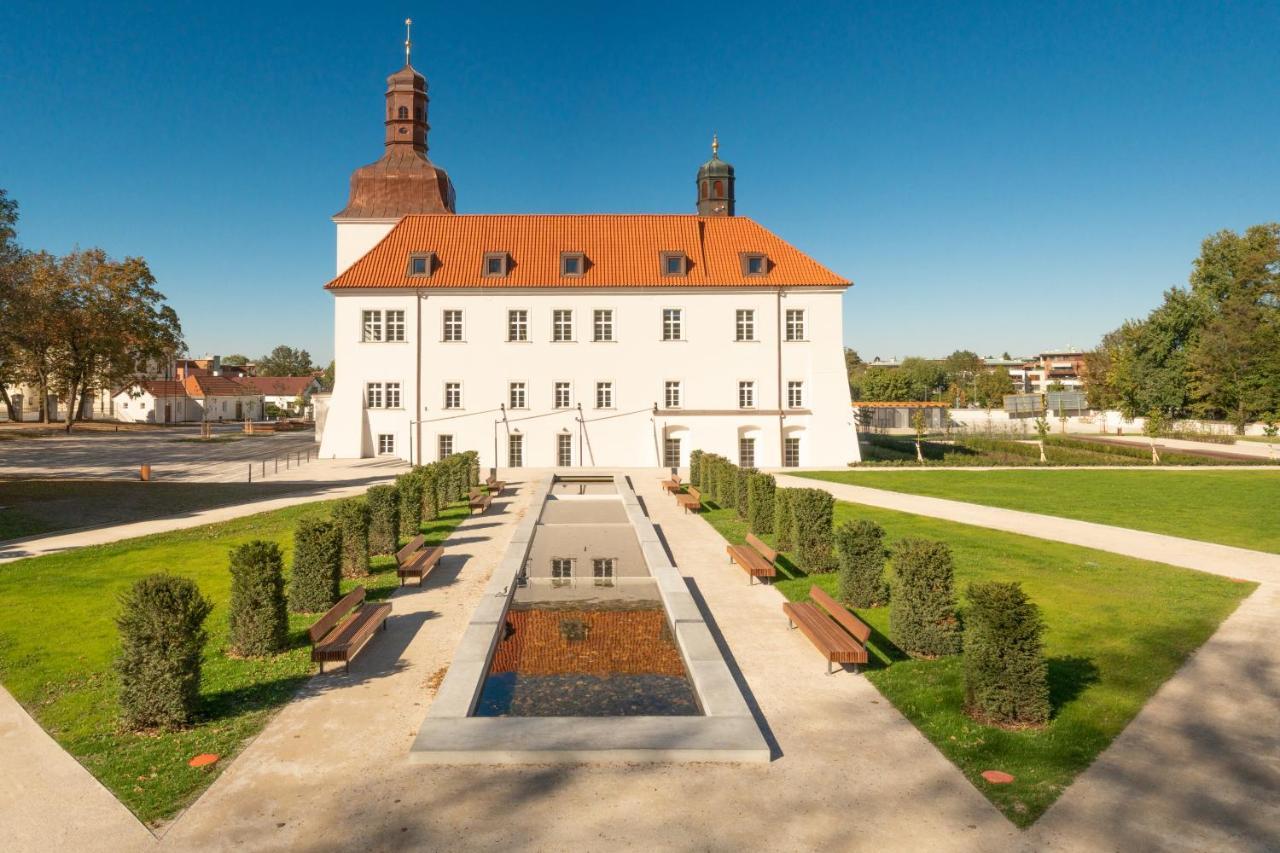 Chateau Clara Futura Dolni Brezany Exteriör bild
