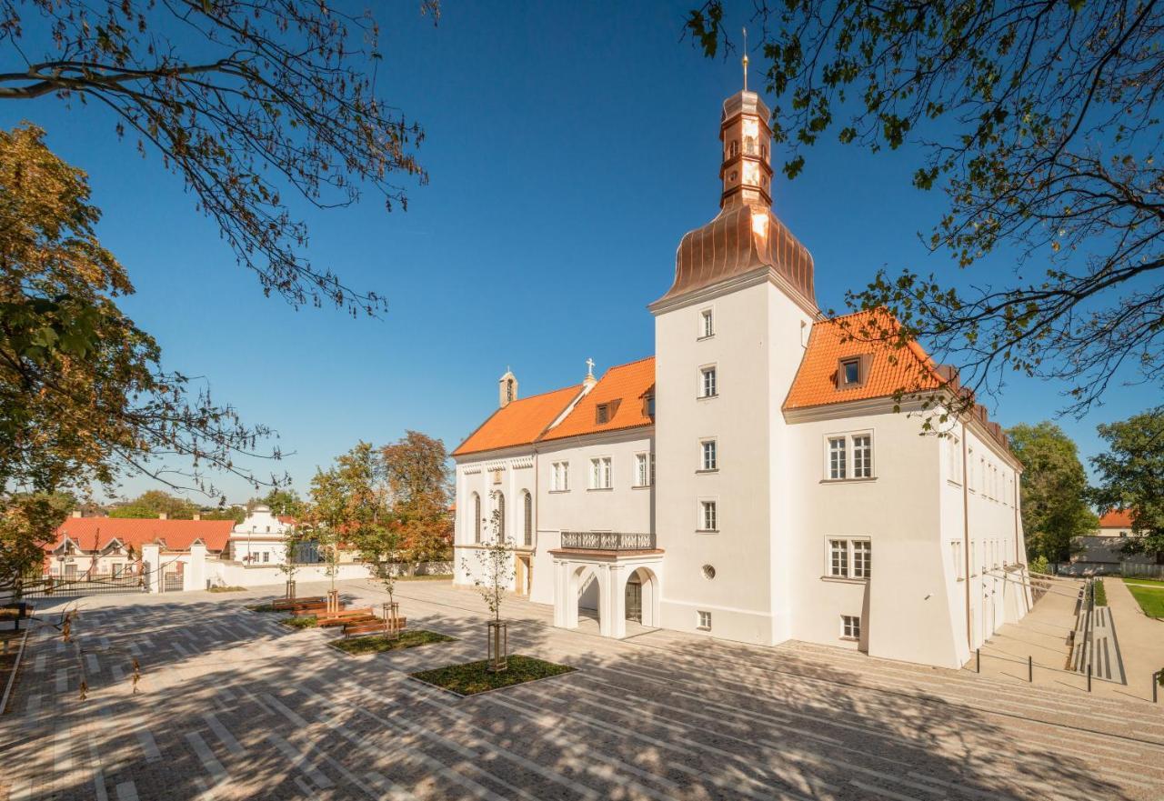 Chateau Clara Futura Dolni Brezany Exteriör bild