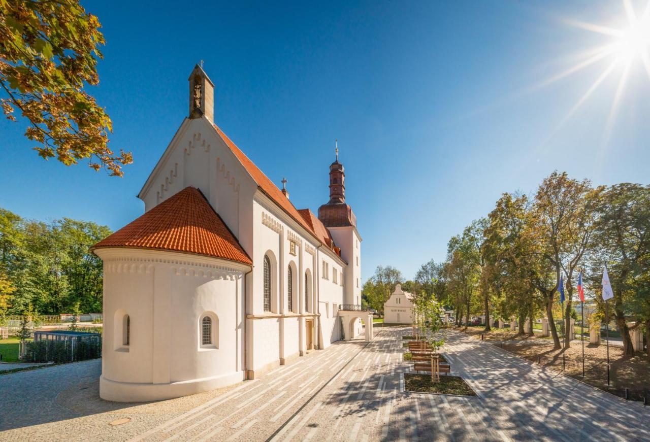 Chateau Clara Futura Dolni Brezany Exteriör bild