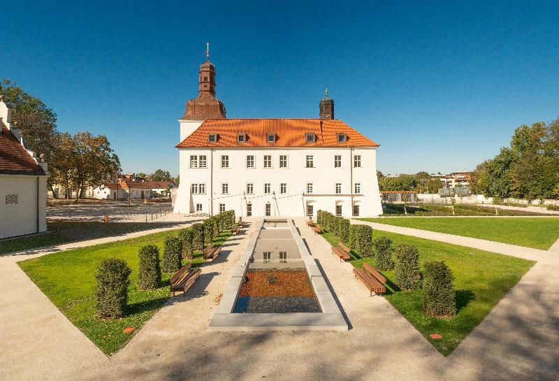 Chateau Clara Futura Dolni Brezany Exteriör bild